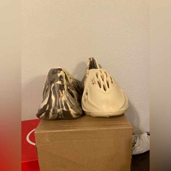 Yeezy foam runner mx cream clay - Picture 2 of 7